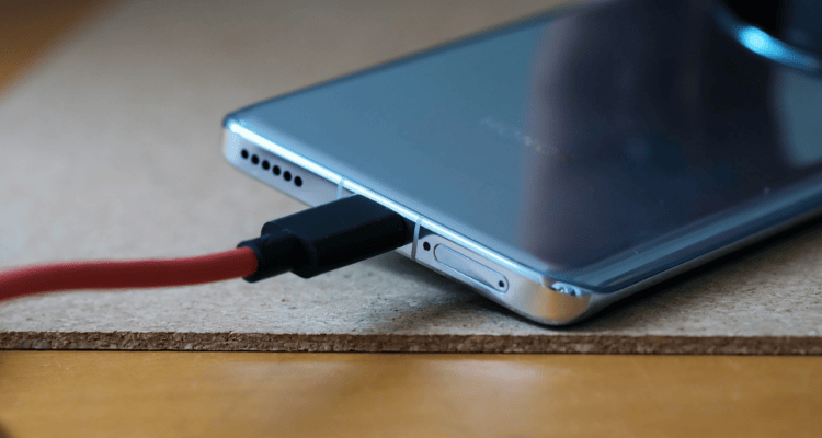 Подробнее о статье Как проверить, поддерживает ли ваш кабель USB-C быструю зарядку