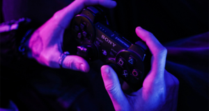 Подробнее о статье Почему на кнопках контроллера PlayStation вместо букв нанесены символы?